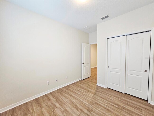 Building Photo - 12754 Garridan Ave