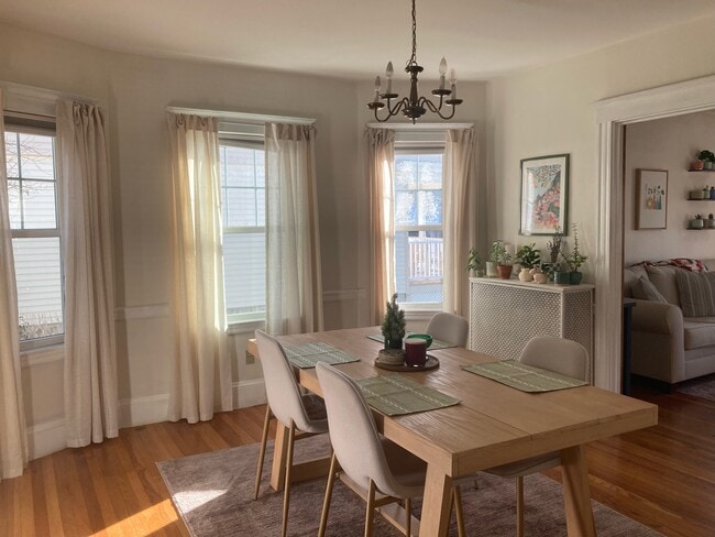 Building Photo - 141 Willow St