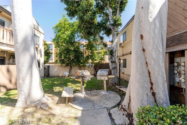 Building Photo - 17900 Sherman Way