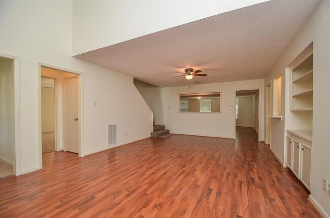 Building Photo - 4811 Wind Chimes Dr