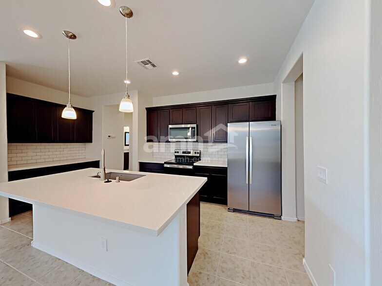 Building Photo - 18423 W Getty Dr