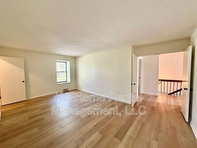 Building Photo - 10205 CedarBrooke Ln