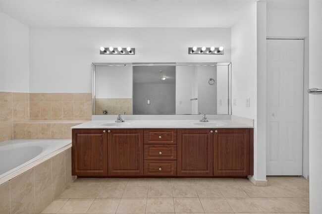 Building Photo - 5732 SW 162nd Pass