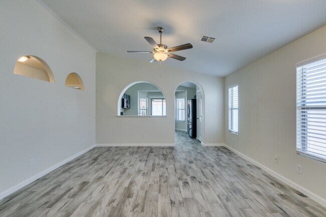 Building Photo - Beautiful 3 bedroom home near South Summerlin!
