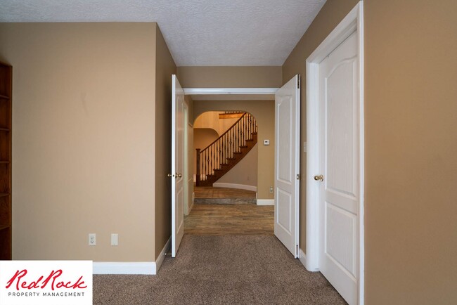 Building Photo - Spacious 5 Bedroom Home in A Quiet Communi...