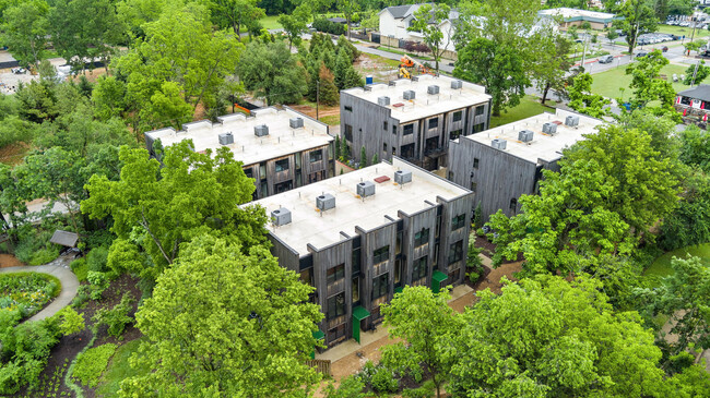Building Photo - 317 NE Burwood Mews