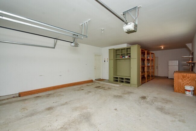 Building Photo - 10 Renoir Trail Pl