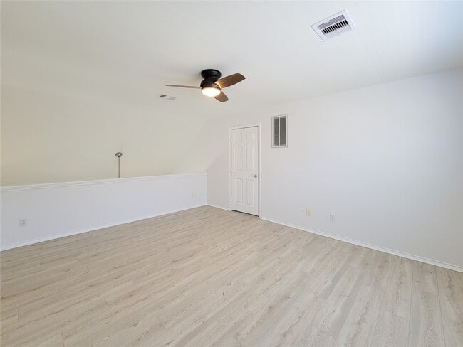 Building Photo - 75 Dennis St