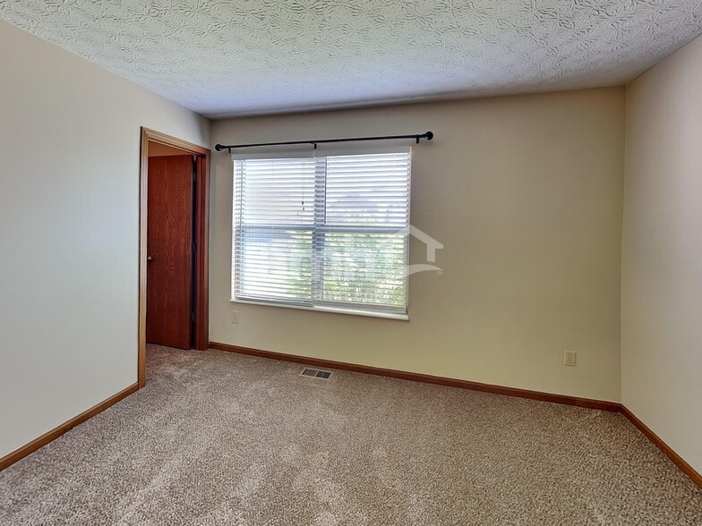 Building Photo - 3008 Old Warson Dr