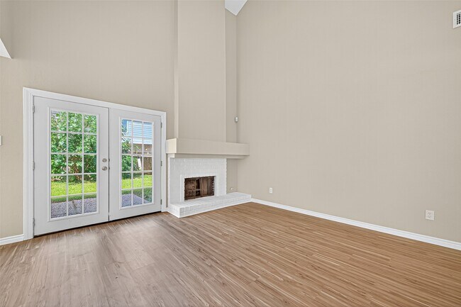 Building Photo - 1811 Foxlake Dr