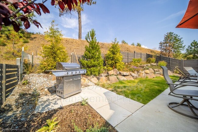 Building Photo - 3343 N Rosalia Rd