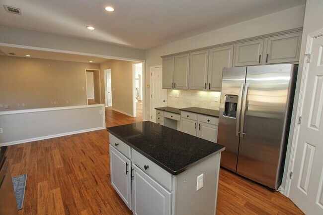 Building Photo - 5057 Bethpage Dr NE