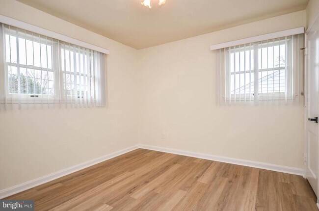 Building Photo - 4426 Hallet St