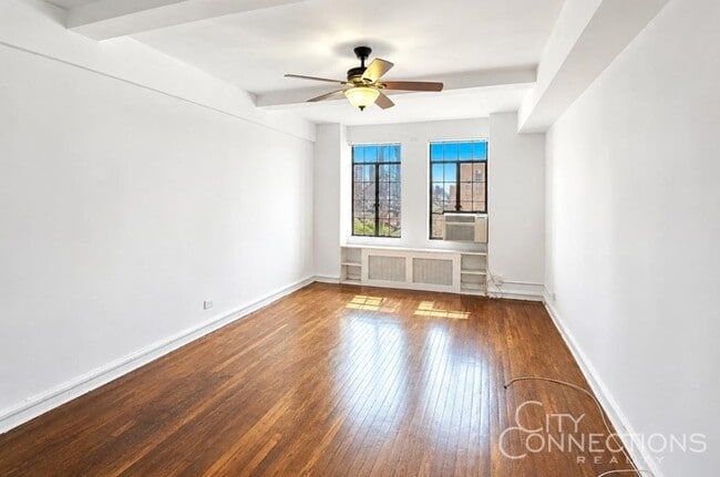 Building Photo - 320 E 42nd St