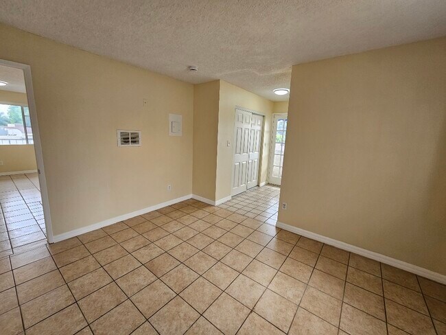 Building Photo - 14323 Haynes St