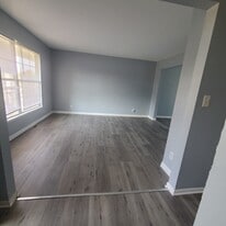 Building Photo - 1824B Country Hills Dr