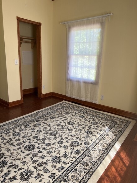 Building Photo - 2500 Bainbridge St
