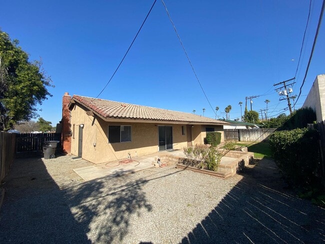 Building Photo - 5348 El Molino Ave