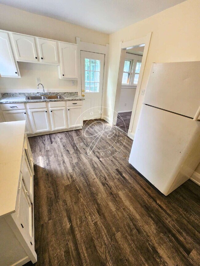 Building Photo - Spacious 3-Bedroom Home in West Toledo