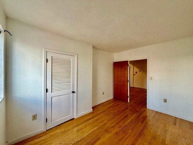 Building Photo - 21 Billings Rd