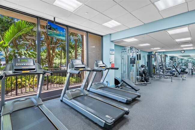 Building Photo - 4900 N Ocean Blvd