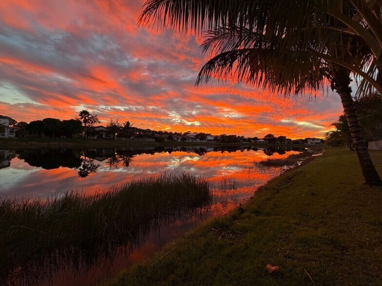 Building Photo - 2165 Newport Isles Blvd