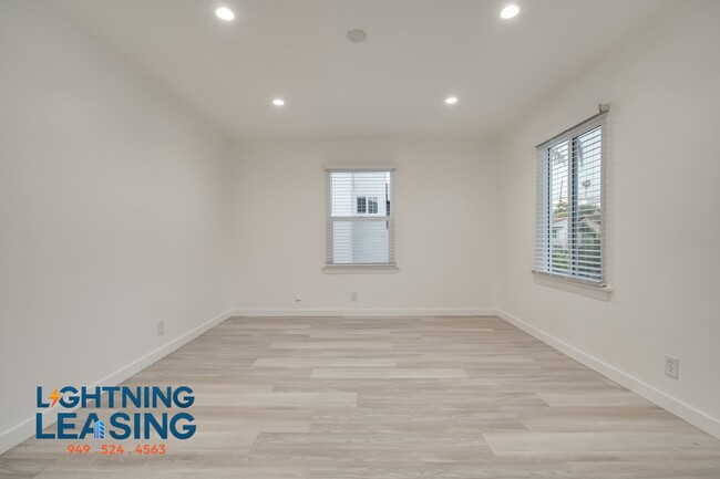 Building Photo - 1363 Hauser Blvd