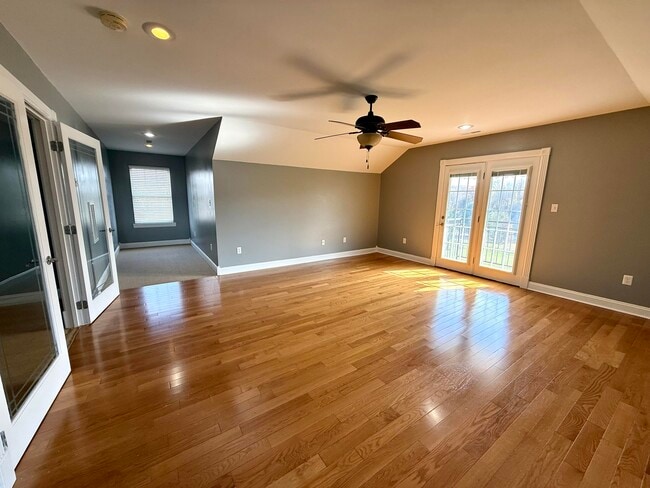 Building Photo - 98 Melrose Dr