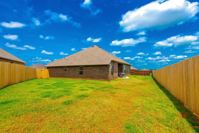 Building Photo - 2244 E Kellan Ct Terrace