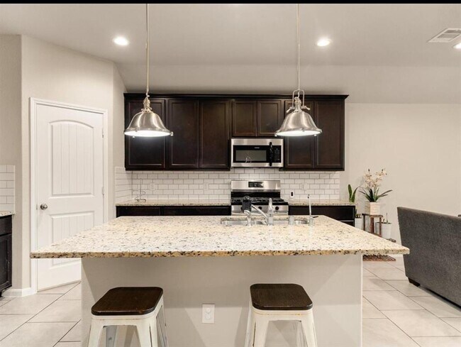 Building Photo - 8307 Oakleaf Meadow Ct