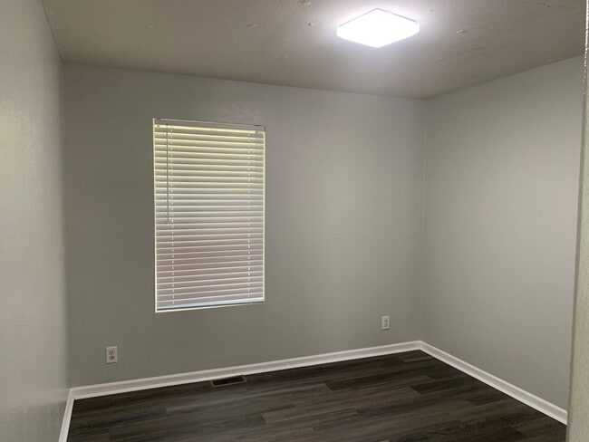 Building Photo - Tucked away on a quiet dead-end street, 773 offers the perfect mix of privacy and vibe.