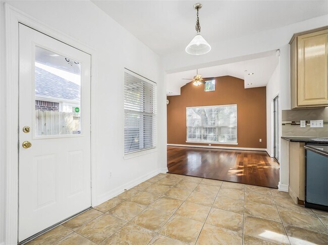 Building Photo - 1827 Senca Springs Ct