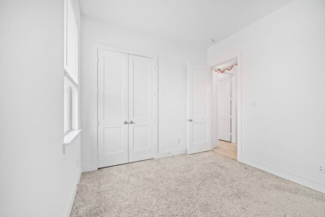 Building Photo - 10718 Blossom River Dr