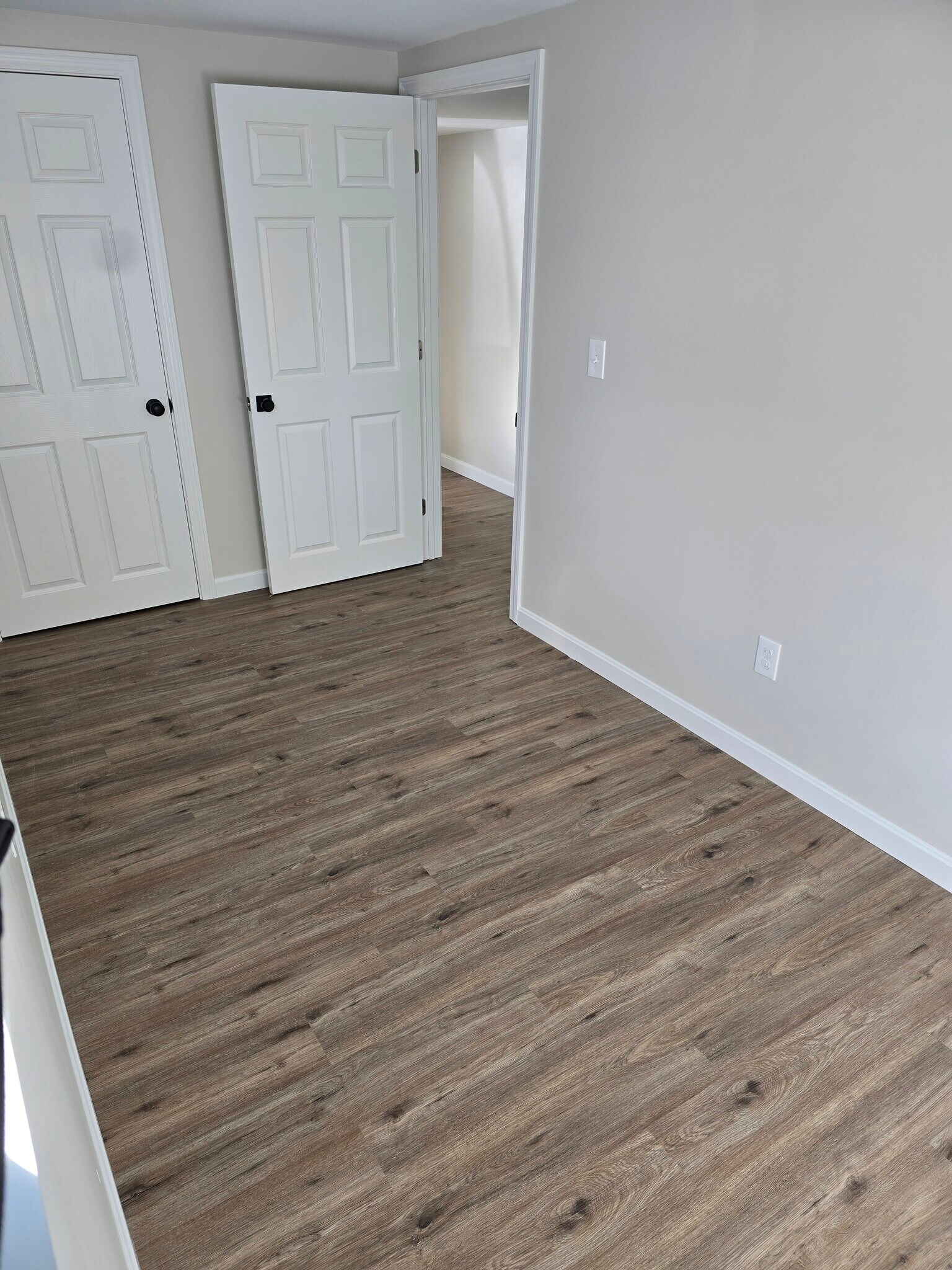 Building Photo - 27 Douglas Ave