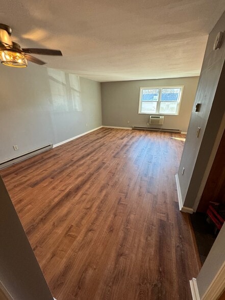 livingroom - 12 White Gate Dr