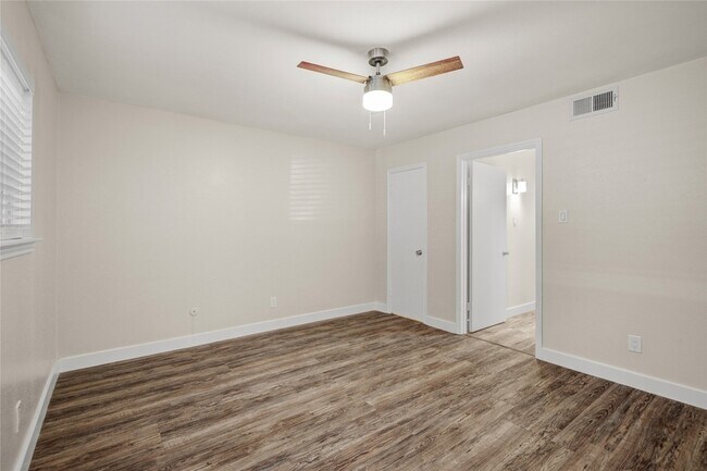 Building Photo - 11540 Chimney Rock Rd