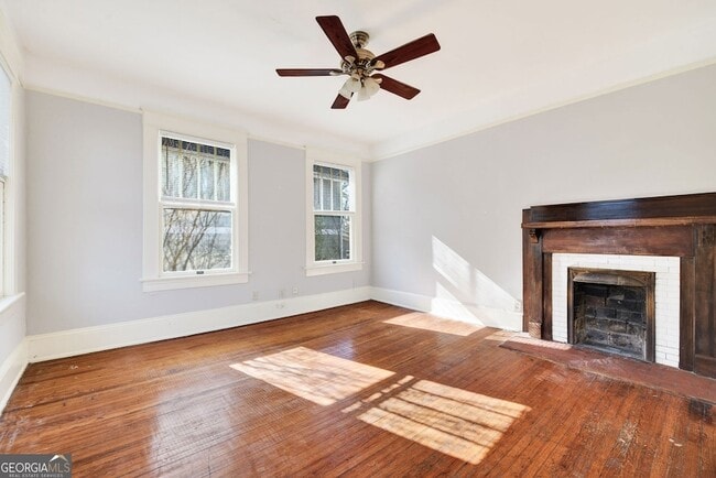 Building Photo - 300 Oxford Pl NE