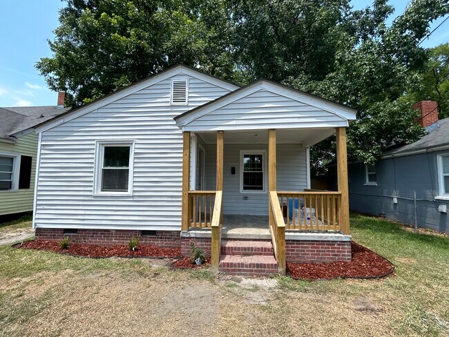 Primary Photo - 1228 Battle St