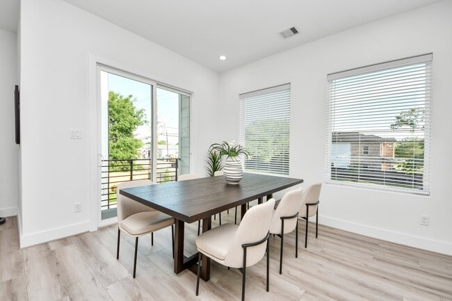 Building Photo - 7727 Hammerly Blvd