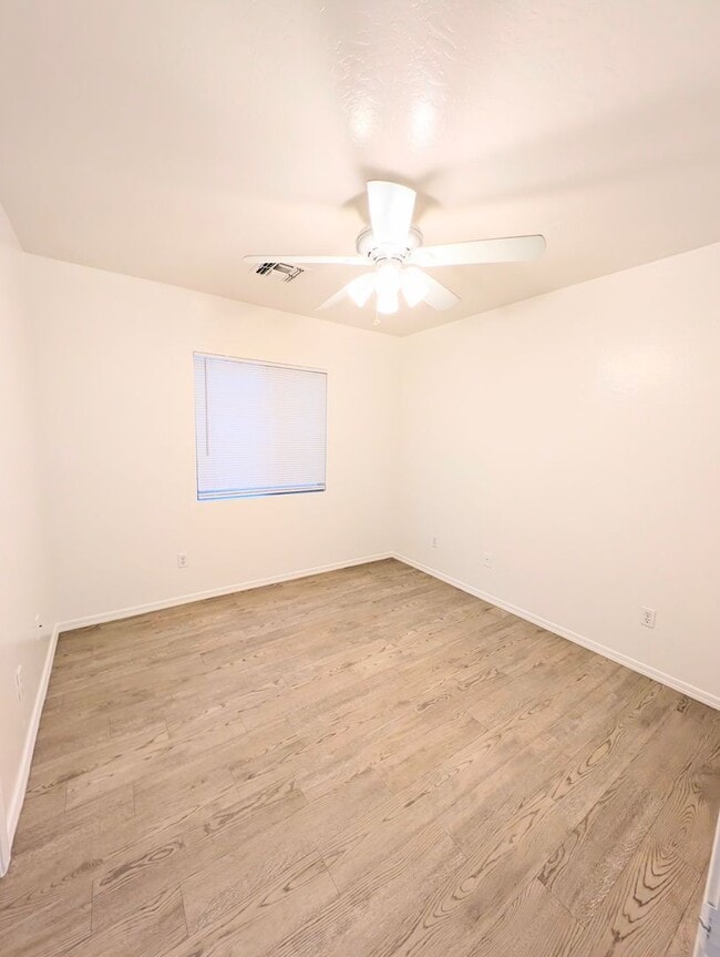 Building Photo - AVAILABLE NOW!!! - Roomy single story 4 bedroom home for rent in Pecan Creek!