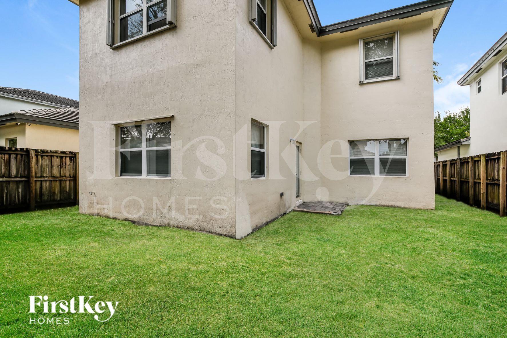 Building Photo - 3640 NE 1st St