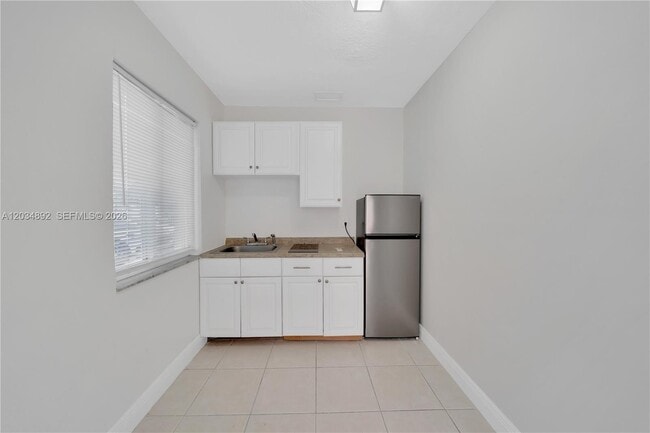 Building Photo - 7555 SW 28th Street Rd