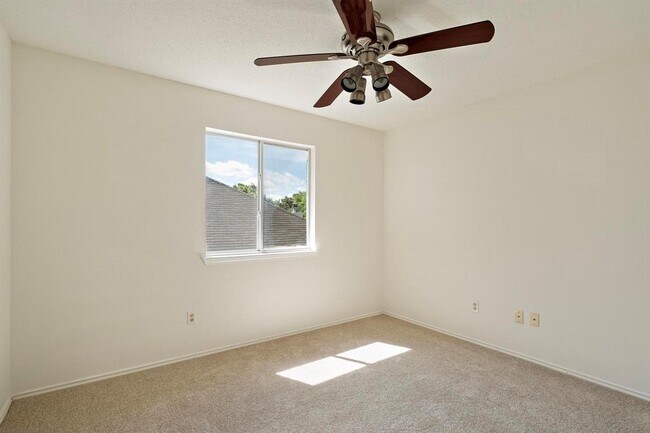 Building Photo - 1201 Marigold Way