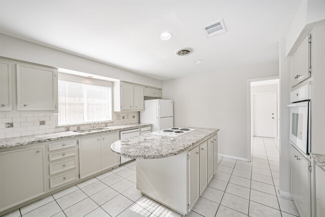 Building Photo - 11826 Cedar Pass Dr