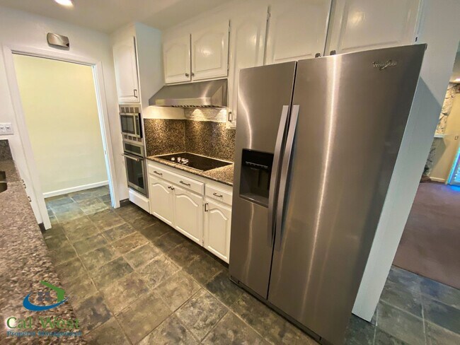 Building Photo - 4346 Glenmont Dr
