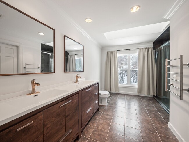 Building Photo - 3250 Chestnut Run Dr