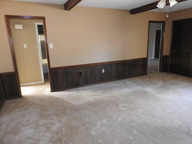 Building Photo - 2014 Beechwood Blvd