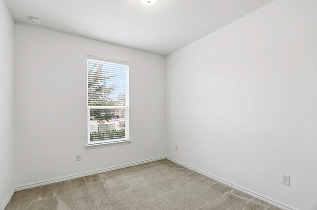 Building Photo - 7907 Expectation Dr