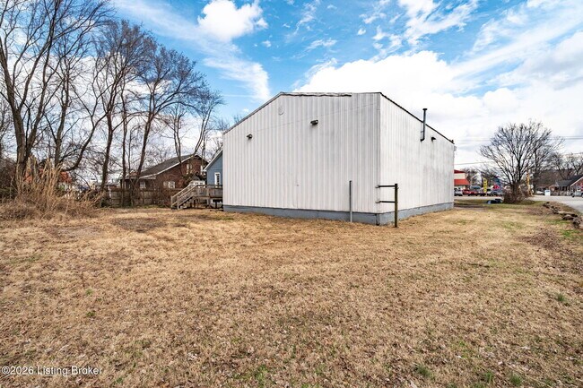 Building Photo - 2906 Dixie Hwy