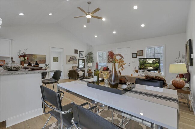 Building Photo - 4075 Gun Barrel Rd NE